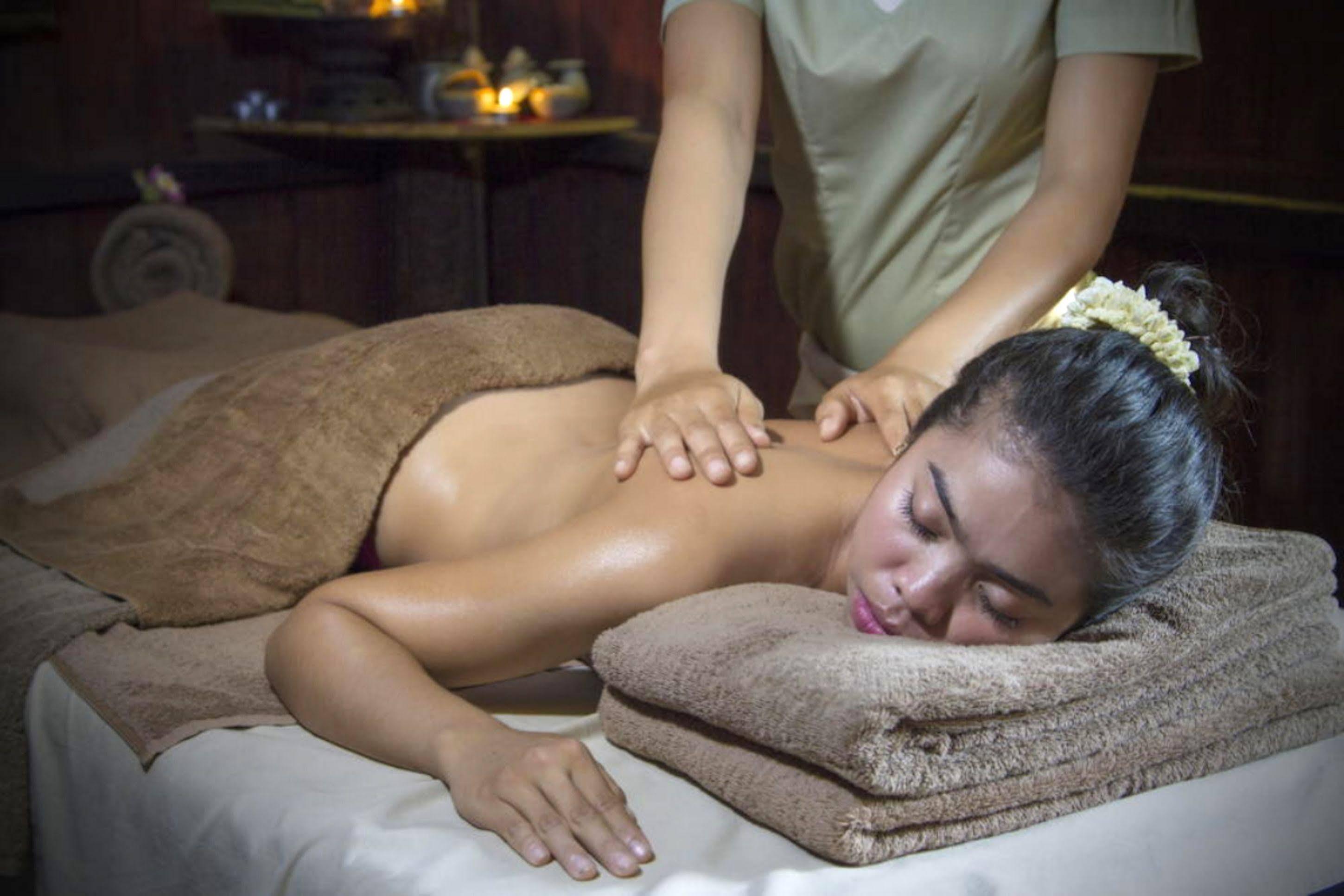 อัปสรา กรีนแลนด์ บูทิก วิลลา Bed & Breakfast เสียมราฐ ภายนอก รูปภาพ